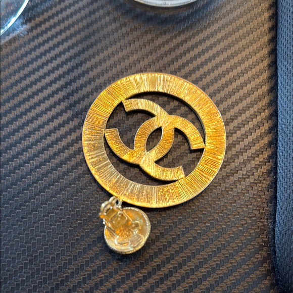 🌟 VERY RARE Vintage CHANEL CC Earrings 1990s Karl Lagerfeld Era  Made in France - Picture 2 of 3